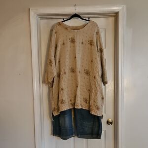 Magnolia Pearl Floral Beige Top